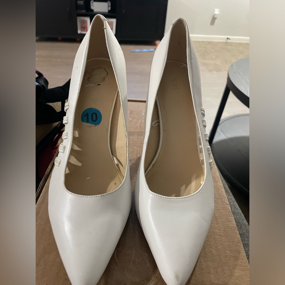 Nine West white Heels - Picture 2 of 4